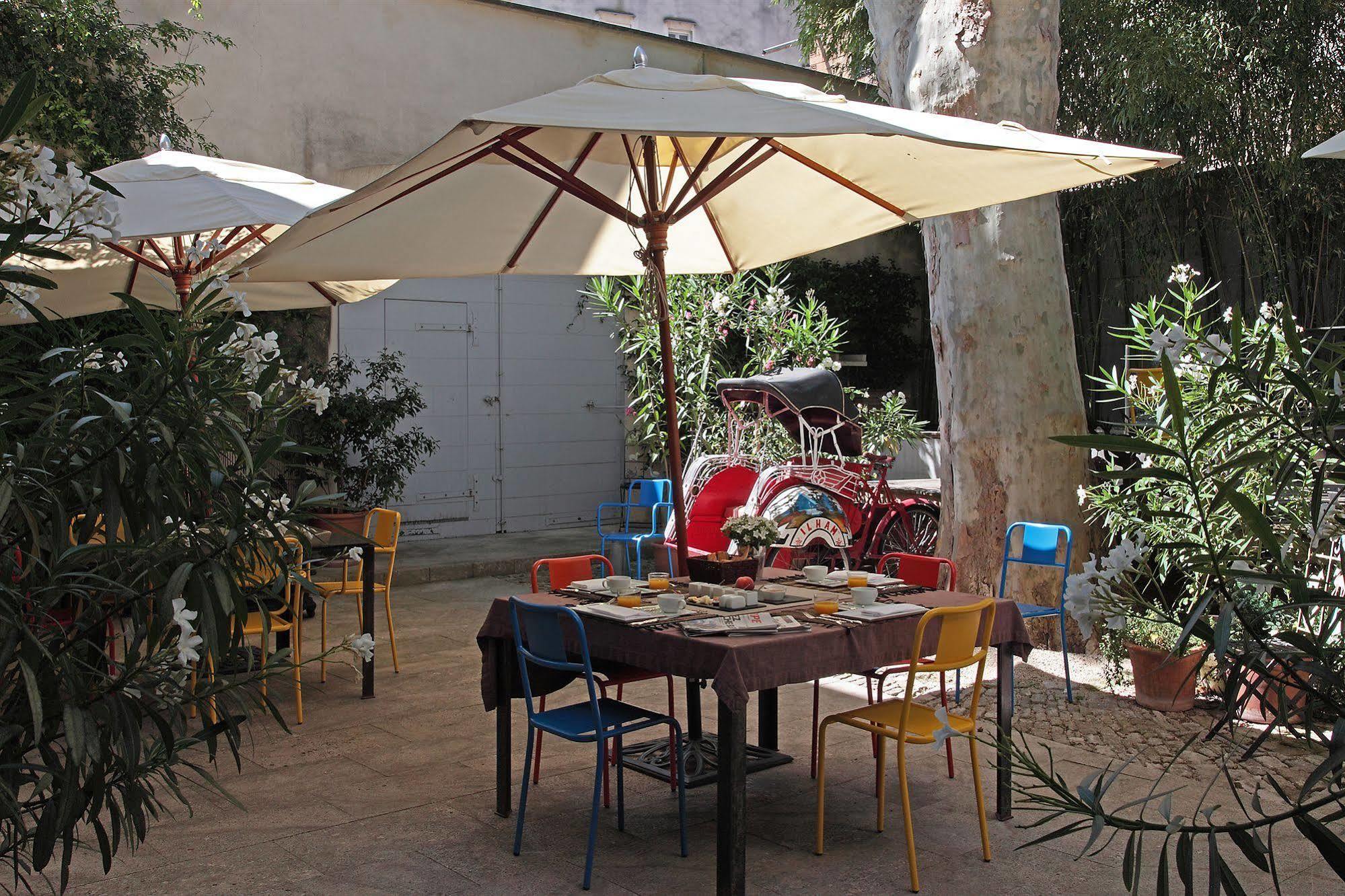 La Maison Sur La Sorgue - Esprit De France LʼIsle-sur-la-Sorgue Exteriör bild